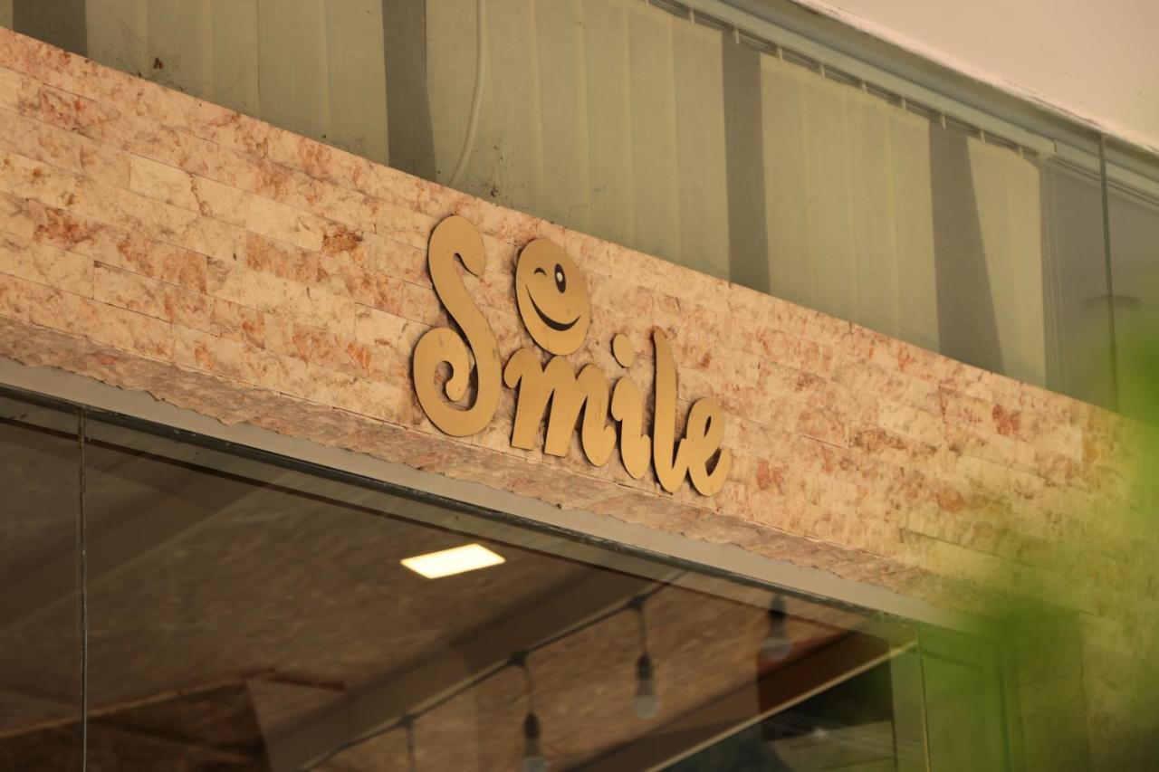 Hotel Smile 科布列季 外观 照片