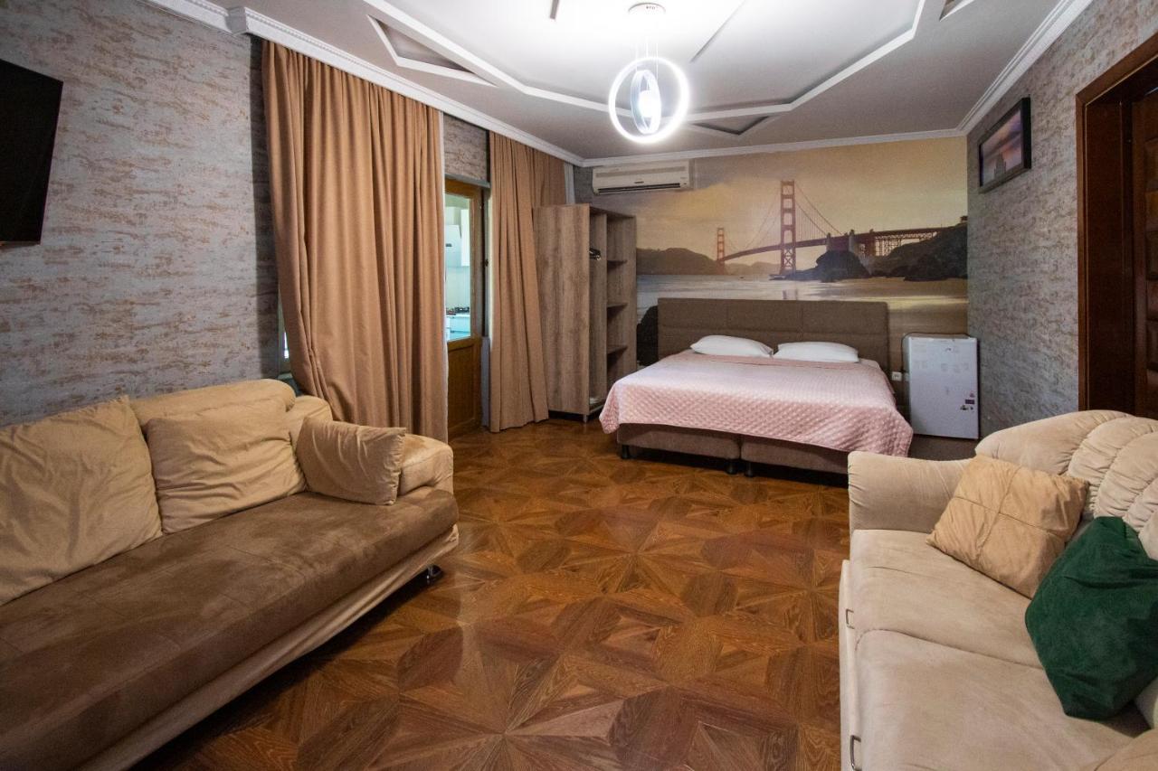 Hotel Smile 科布列季 外观 照片