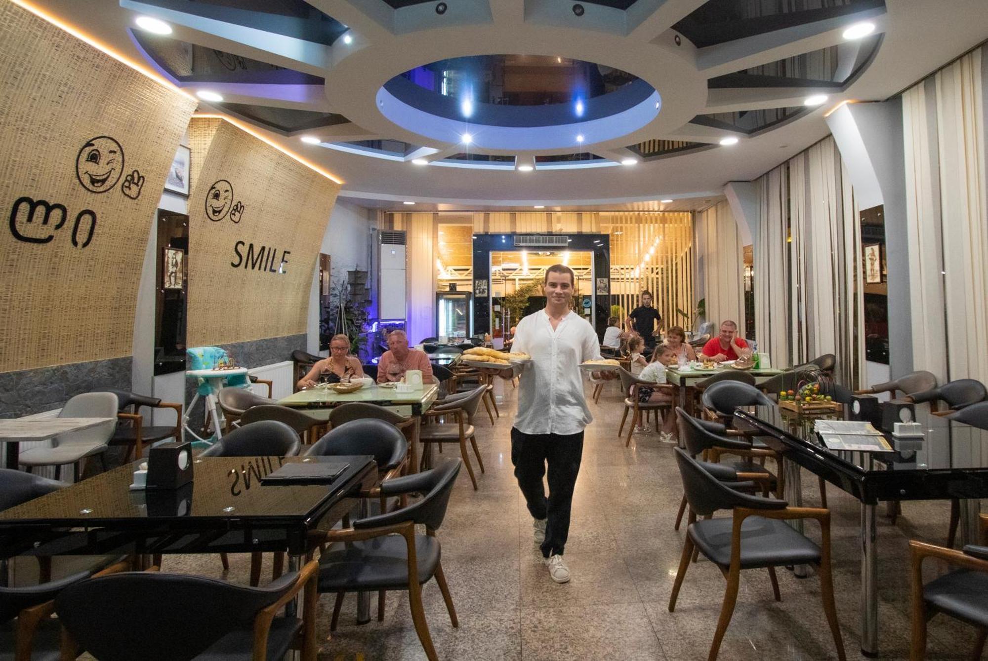 Hotel Smile 科布列季 外观 照片