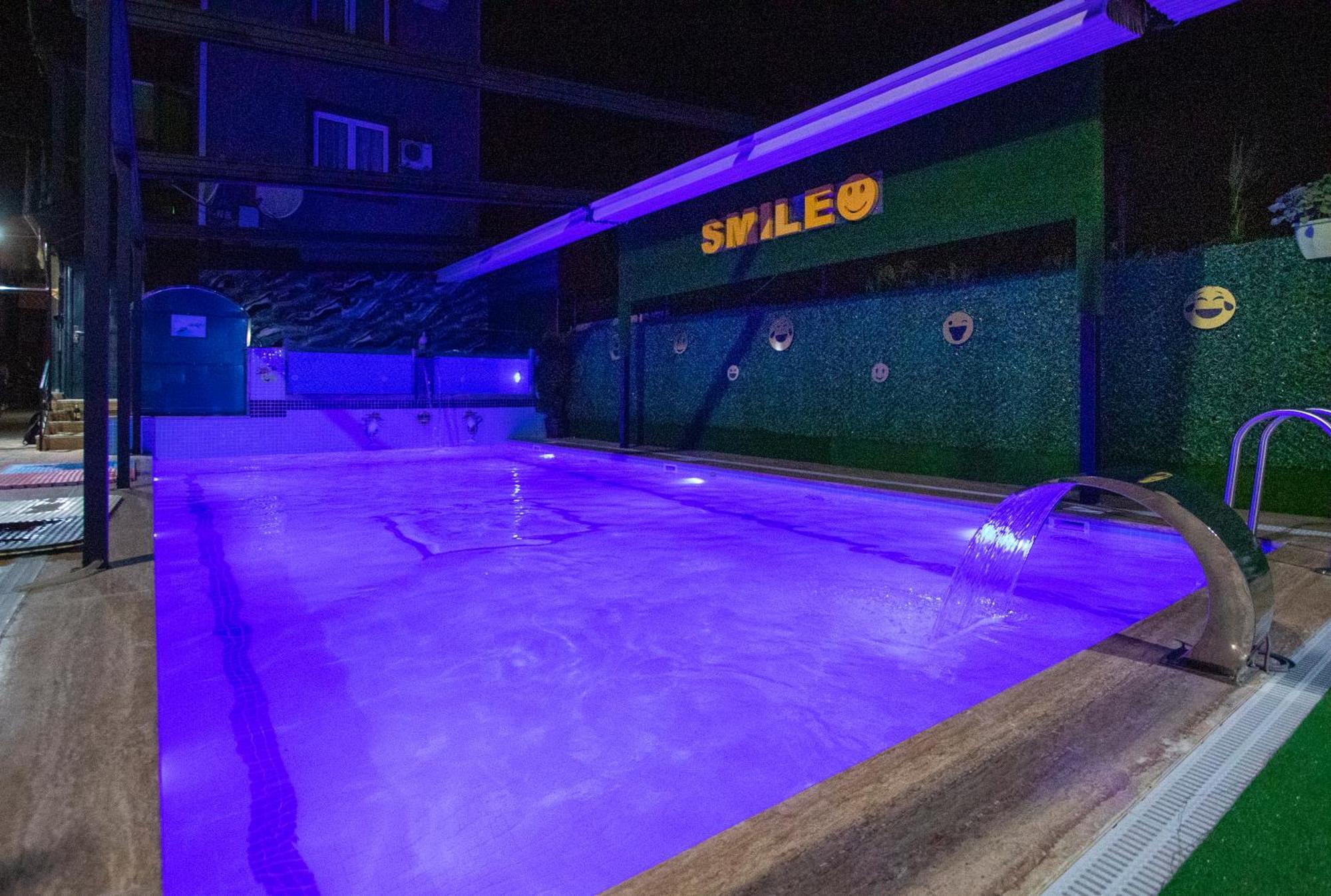 Hotel Smile 科布列季 外观 照片